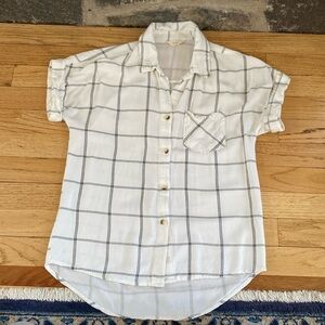 Neutral Plaid Short Sleeve Button-Down Blouse – Soft Spring Style